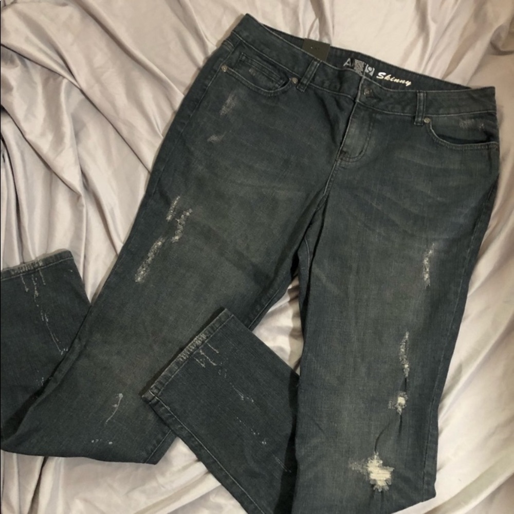 🆕 Stone washed black jeans w/lite distress and paint spatters on back of legs